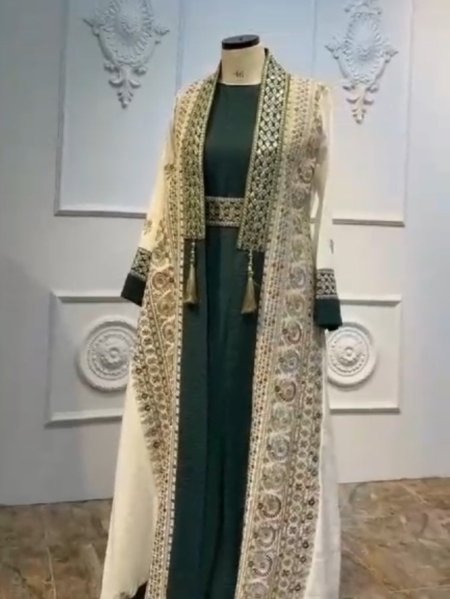 عباية خليجي ترند حاليا ..🖤💐